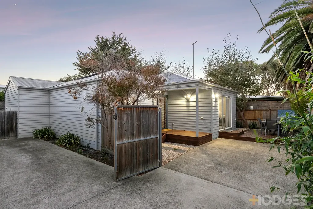 Ocean Grove 3ਬੈੱਡਰੂਮ Near-new townhouse just a gentle stroll from the beach