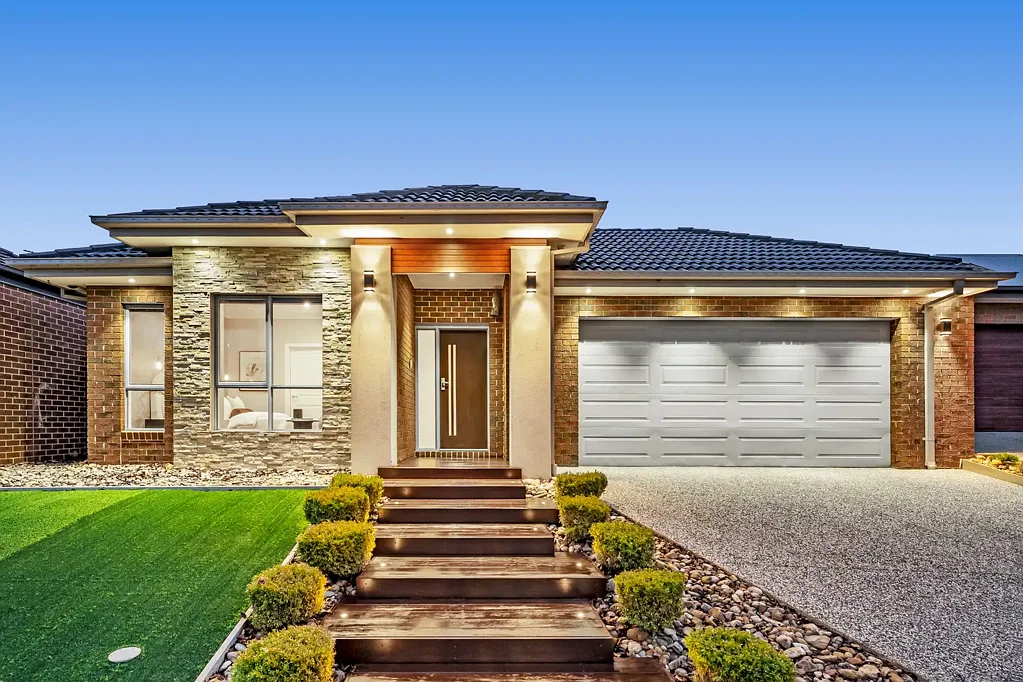14 Duneira Grove, Caroline Springs, VIC 3023