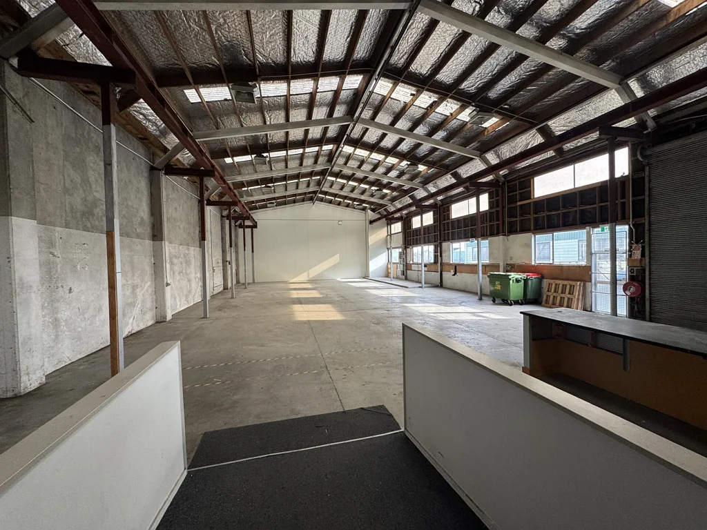 Tahunanui Prime exposure - warehouse, office and yard