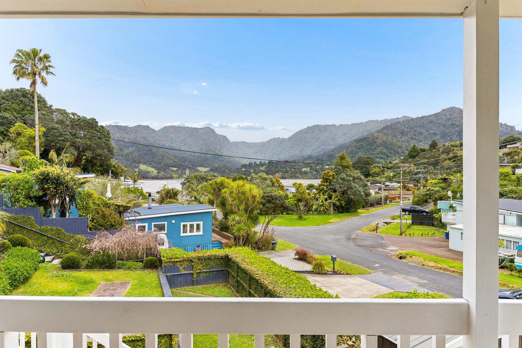 37 Foster Avenue, Huia, photo 6