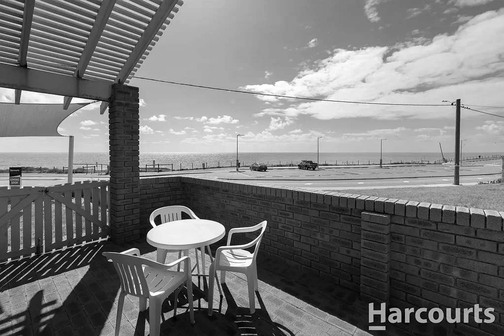 1 Mippi Road, Halls Head, WA 6210