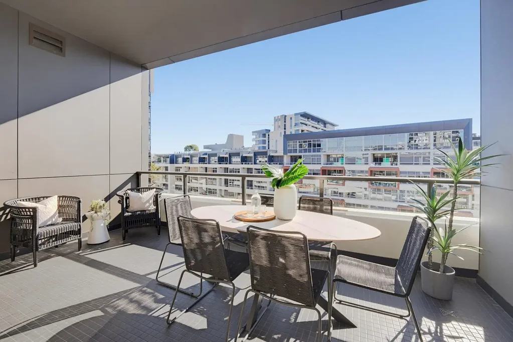 Waterloo 1ਬੈੱਡਰੂਮ Sunlit North-Facing Apartment in the Heart of Waterloo