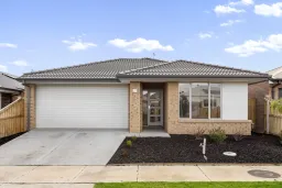 70 Opal Drive, Leopold