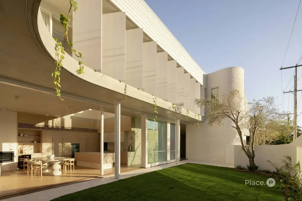 Camp Hill 5 Bedroom Sculptural Luxury and Serenity with City Skyline Views