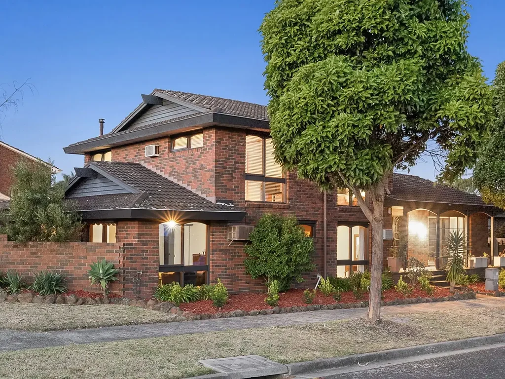 FAMILY COMFORT WITH SWIMMING POOL