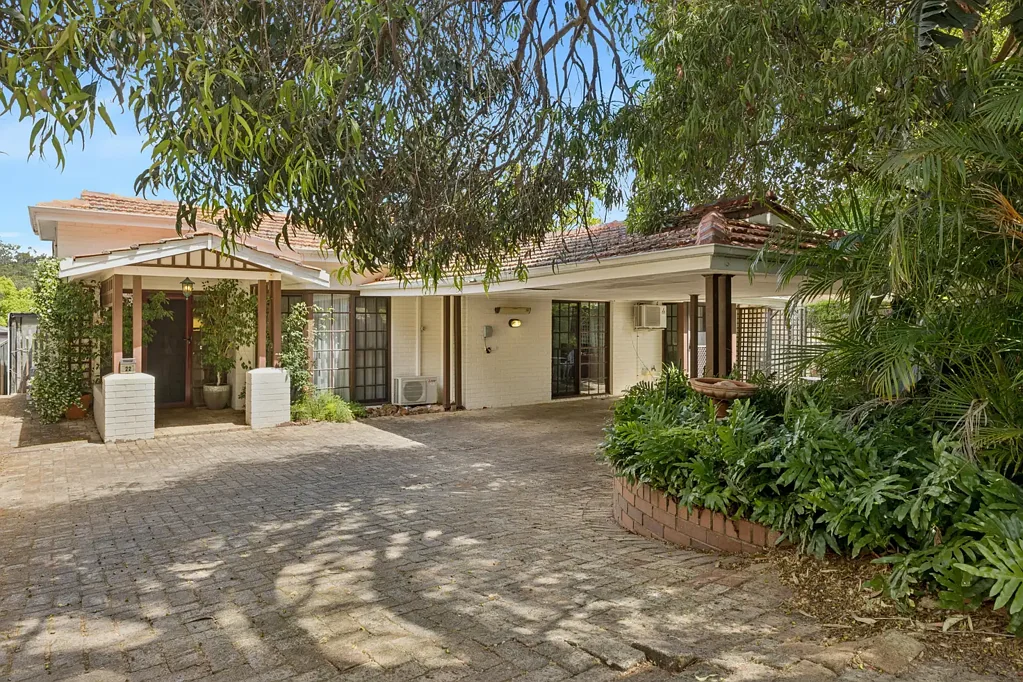 22 Drew Road, Ardross, WA 6153