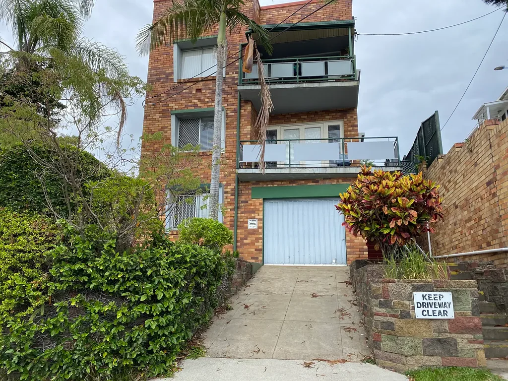 ONE BEDROOM + STUDY IN PRIME LOCATION