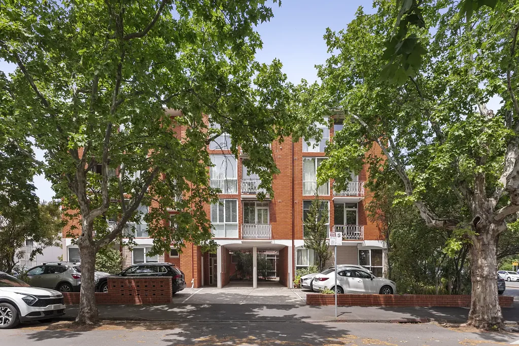 South Yarra 1Kwarto North-Facing Top-Floor Living Opposite Fawkner Park