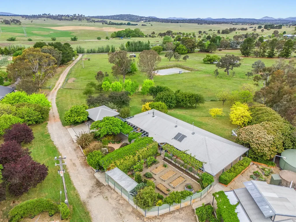 Wallaroo 6Zimmer Manageable 10 Acres with 6-Bedroom Homestead so Close to Canberra