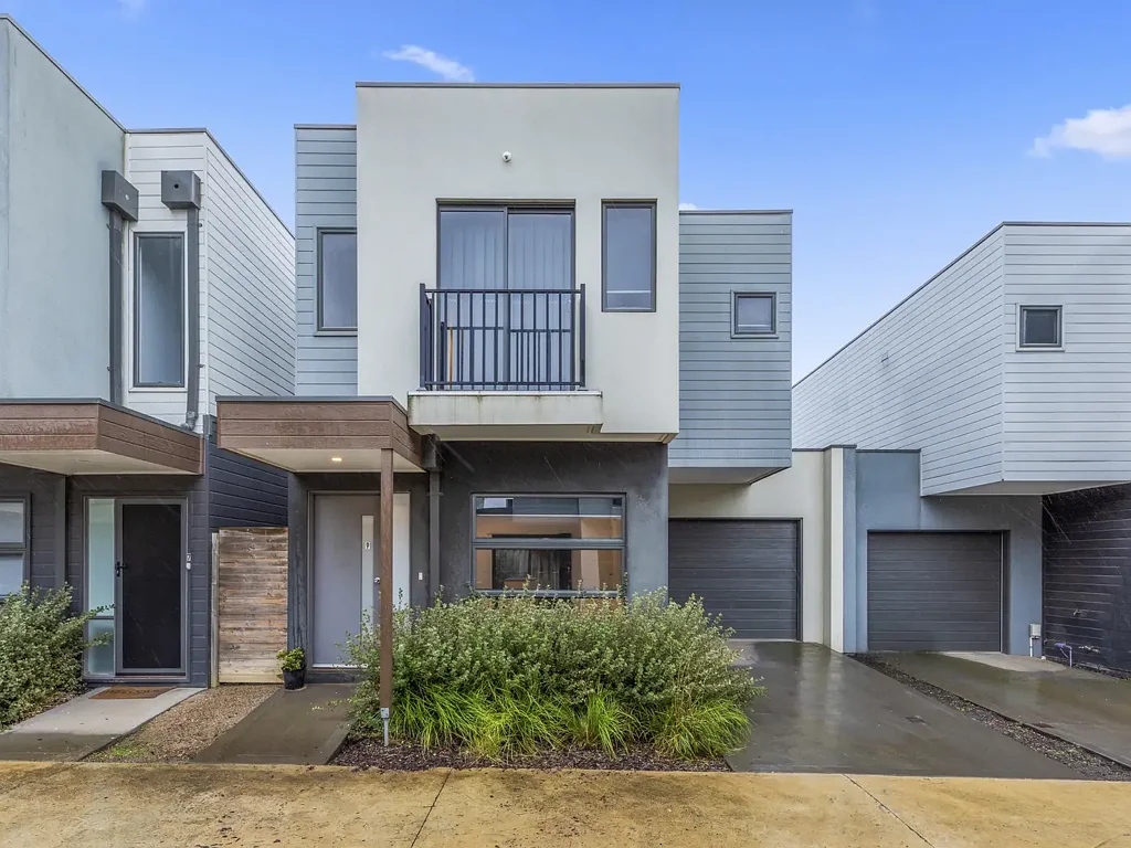 Modern, Low-Maintenance Living in a Convenient Location