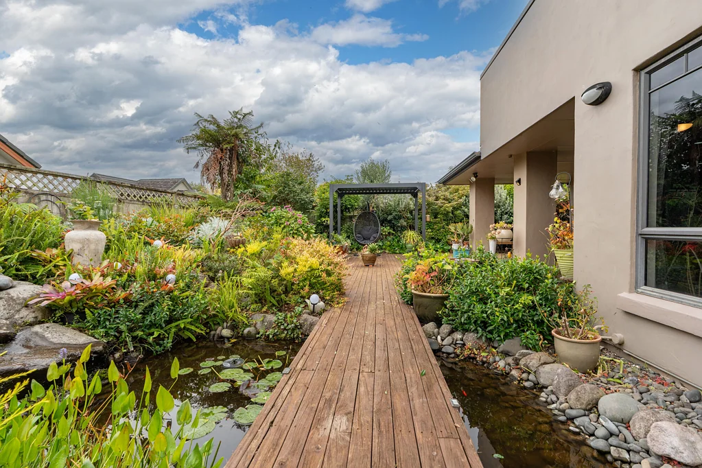 Rototuna 4 Slaapkamer Your Own Serene Garden Escape - Spacious Rototuna Living