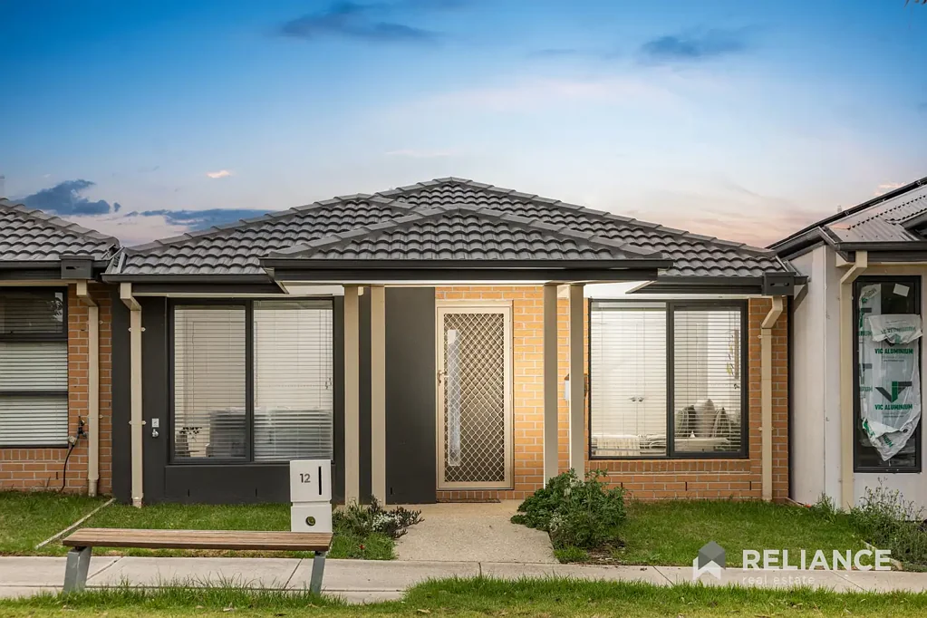 Contemporary Family Sanctuary with Exclusive Club Jubilee Access | Moments from Playgrounds, Near Station