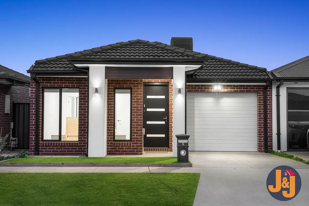 Mickleham 3Zimmer Modern Nearly New Home in a Premium Location