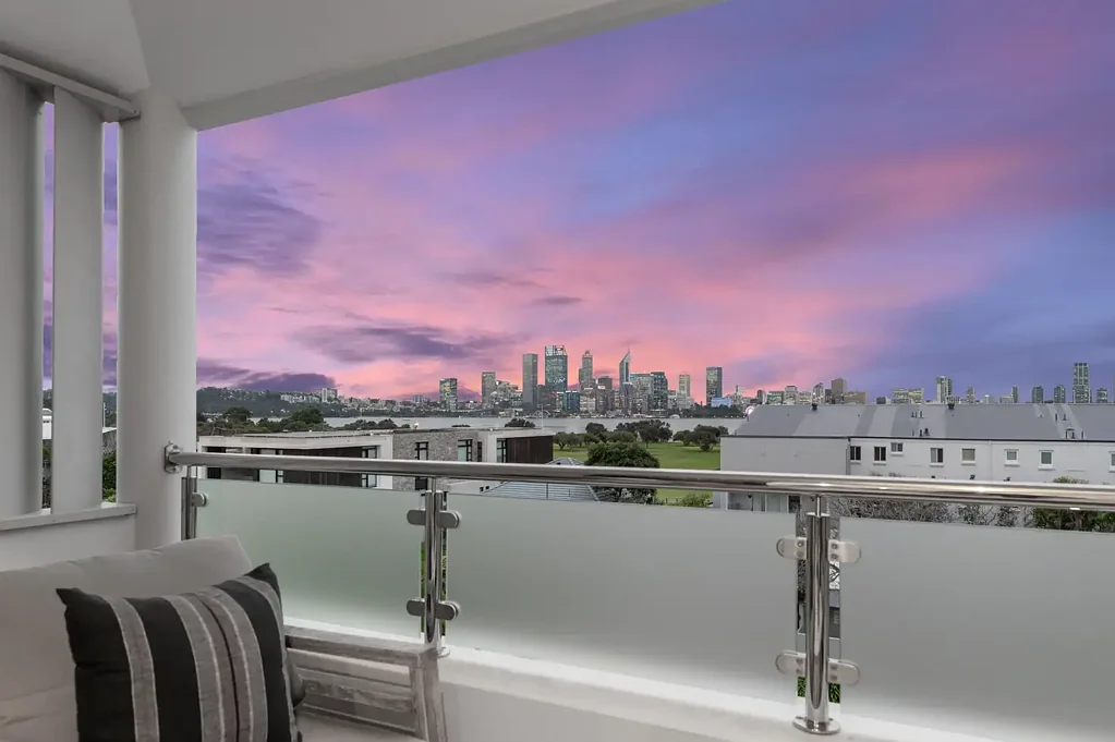 South Perth 4कमरा Panoramic Swan River, City Skyline & Kings Park Views