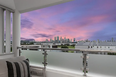 South Perth 4房  Panoramic Swan River, City Skyline & Kings Park Views