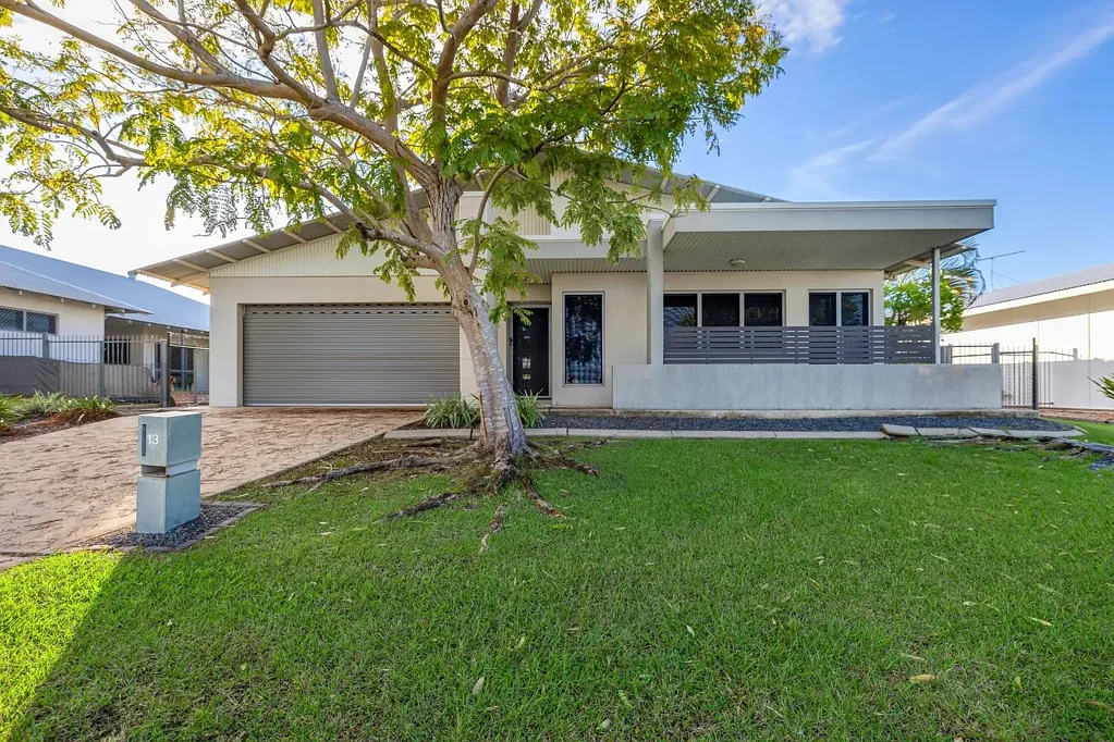 Muirhead 3Habitaciones Well-Designed Home with Multiple Living Areas