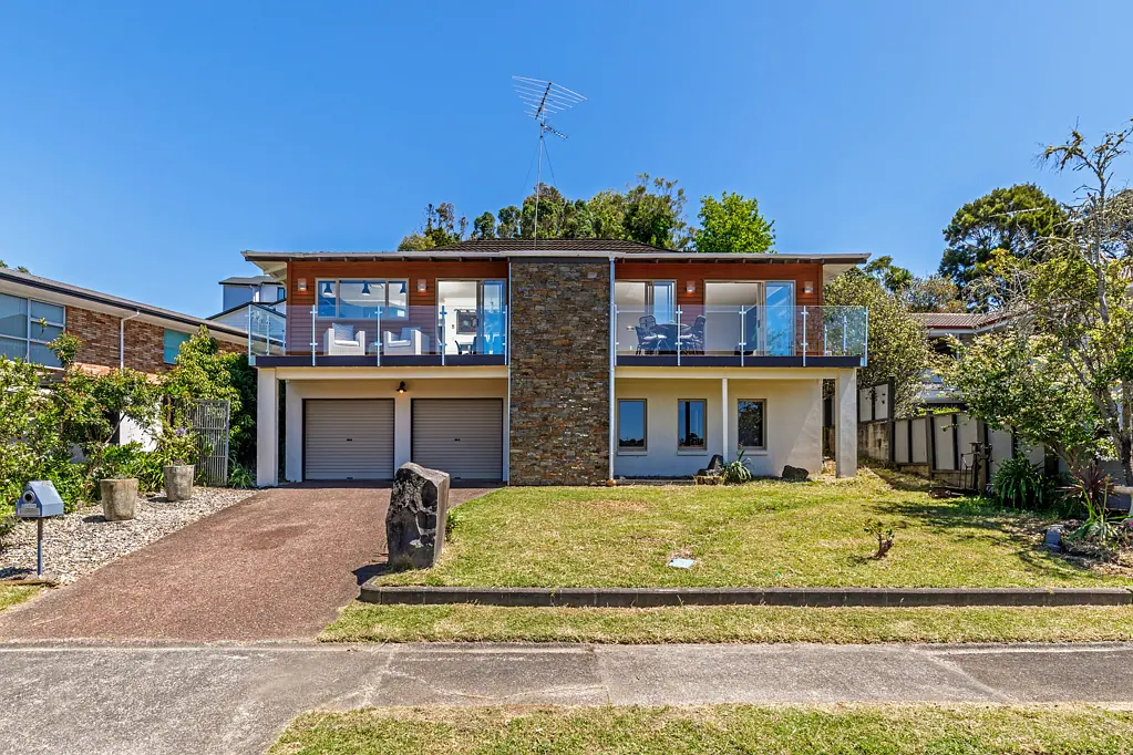 9 Robin Lane, Browns Bay, North Shore City, Auckland