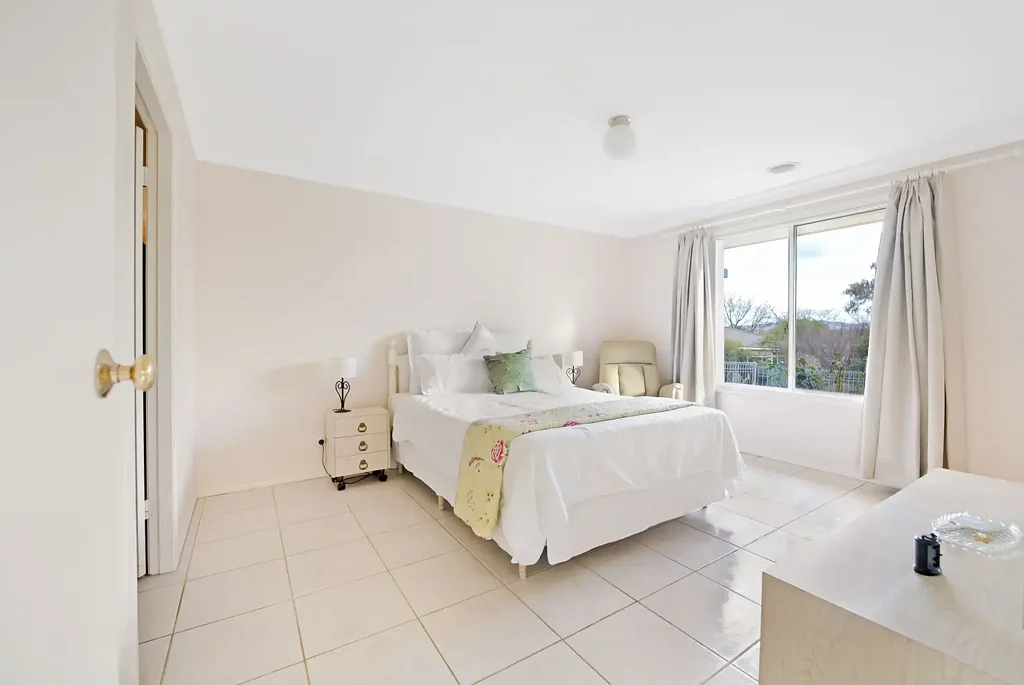Orange 2 Bedroom Low maintenance without the strata fees!