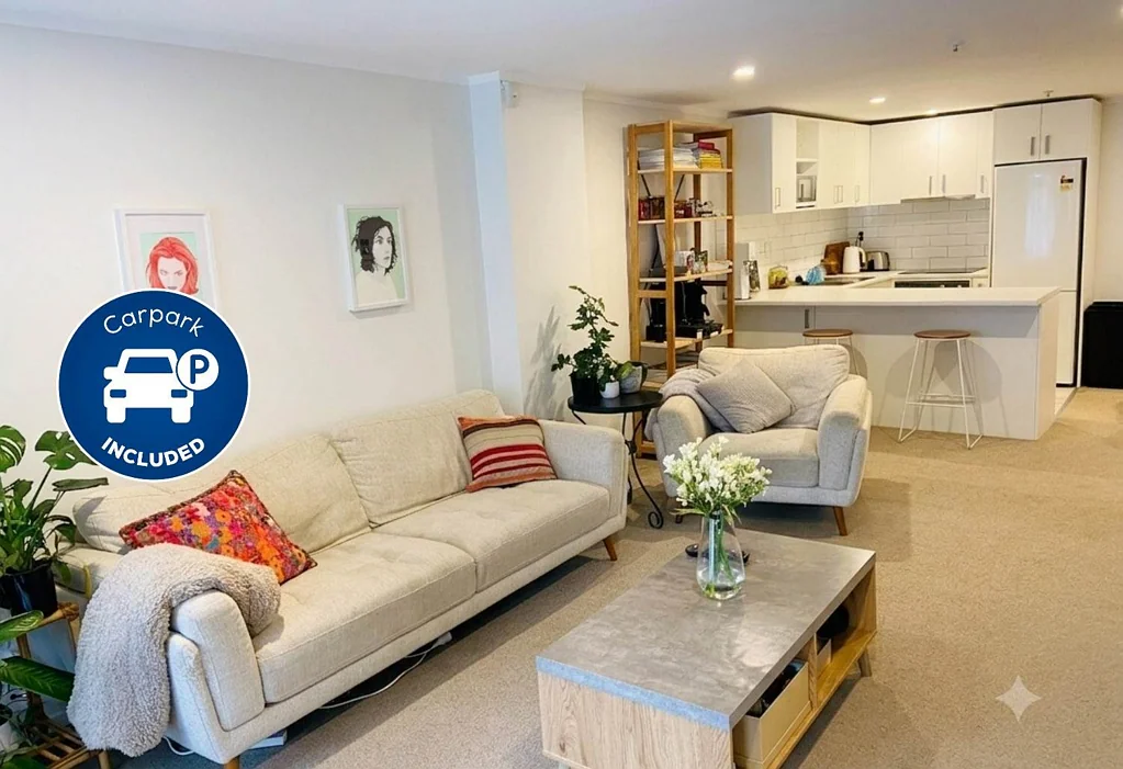 Three Bedroom Apartment INCLUDING Car Park
