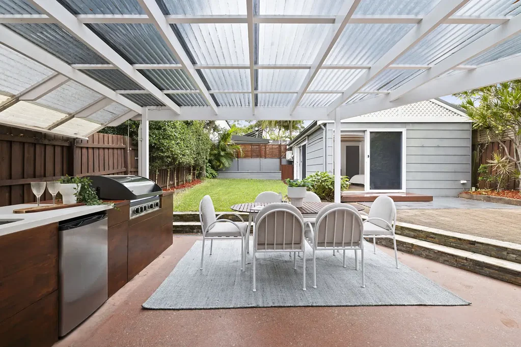 Collaroy Plateau 4房 阳光下的家庭生活在宁静的高原环境中 Sunlit Family Living in a Peaceful Plateau Setting