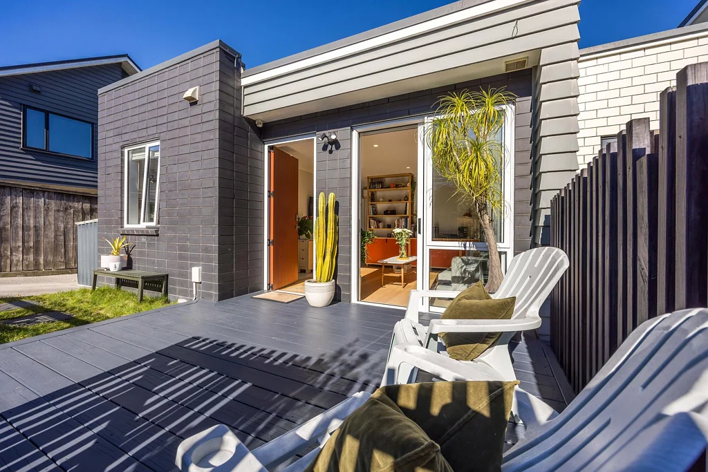 Hobsonville 1 Bedroom A Hidden Gem - No Body Corp!
