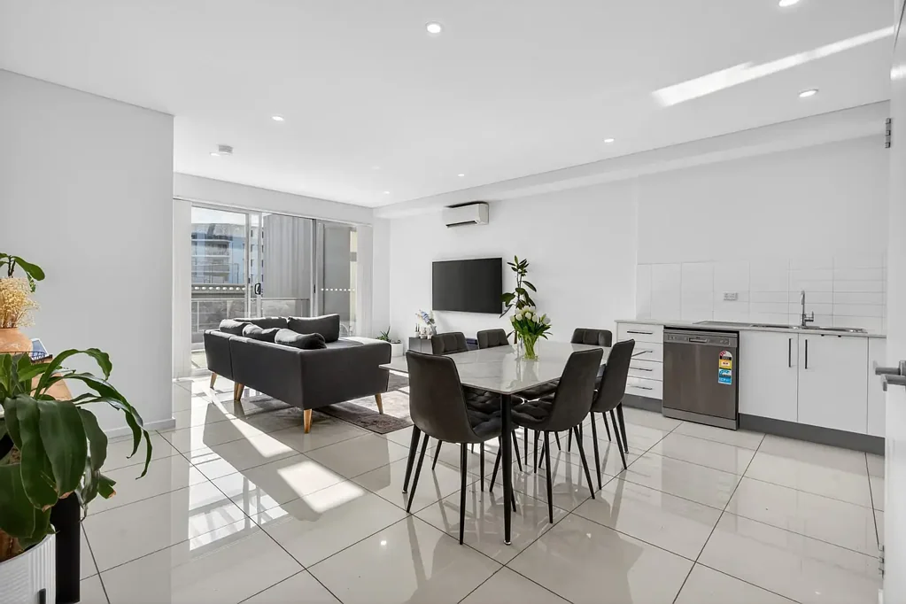 303/11 Junia Avenue, Toongabbie, NSW 2146