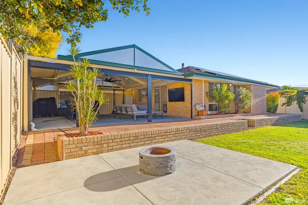 Seville Grove 3房  YOUR OWN PRIVATE FAMILY RETREAT