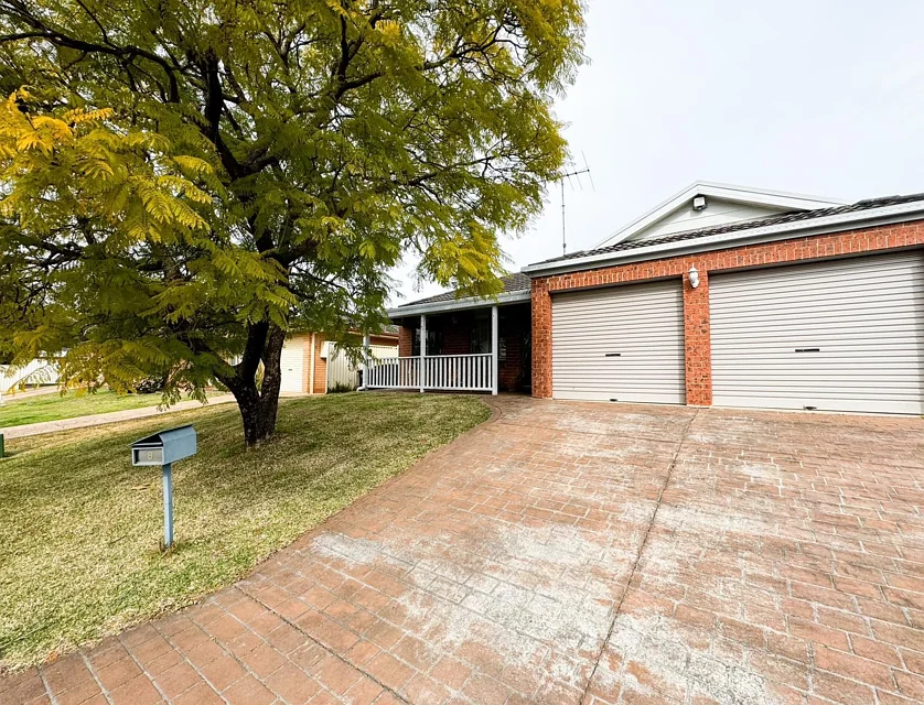 8 Muirfield Crescent, Glenmore Park, Outer Western Sydney, 3部屋, 1バスルーム, House