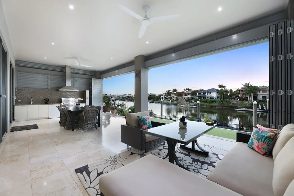 Hope Island 4غرفة نوم Rare Single-Level Luxury - North Facing - A Subtropical Waterfront Oasis