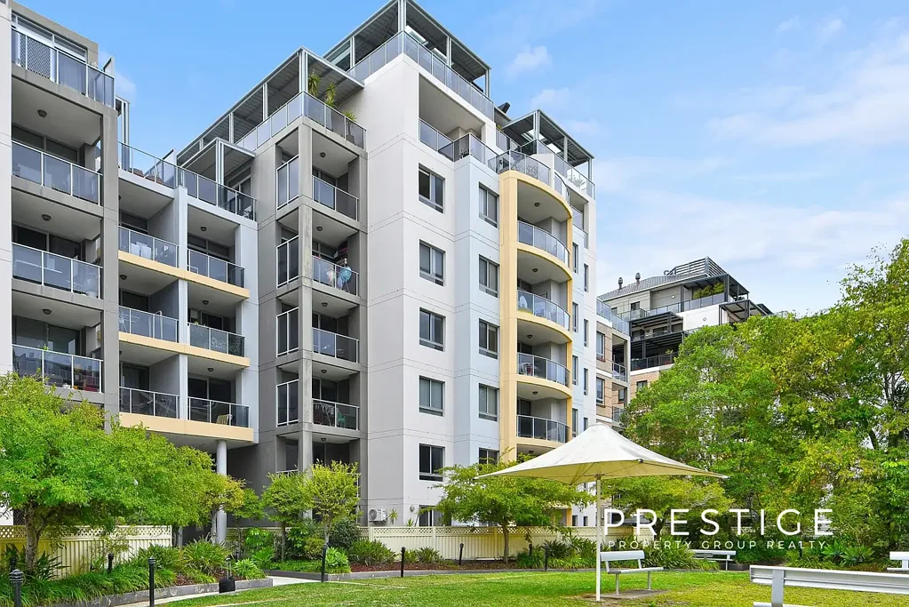 Wolli Creek 2房 时尚两卧公寓 62㎡精装 采光充沛 公园露台 紧邻广场 游泳池健身房 桑拿房 便捷生活 Stylish & Sleek Living in the Heart of Wolli Creek