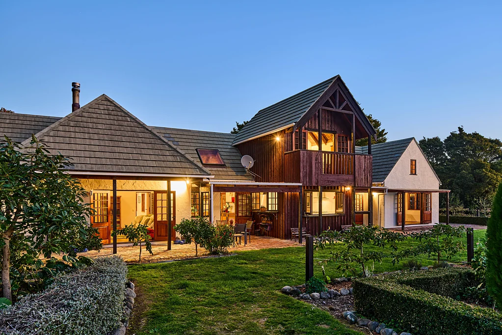 Te Horo 4 Bedroom Chelmswood Country Charm