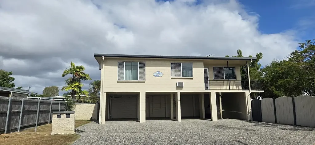Cozy and Neat 2 Bedroom Unit in Convenient Currajong Location!