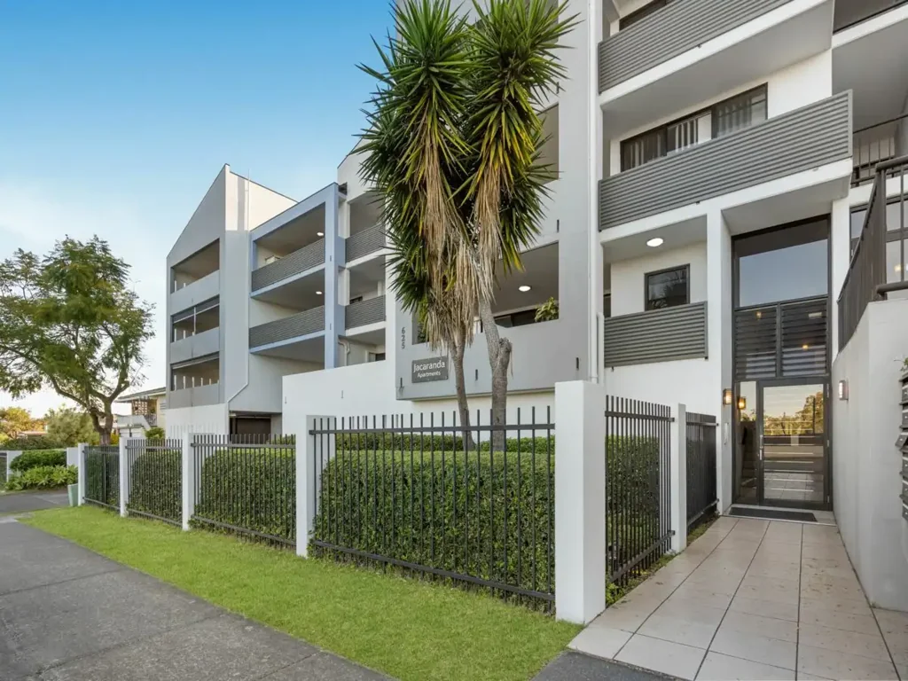 Upper Mount Gravatt 2침실 Top-Floor Style, City Convenience & Lifestyle at Your Doorstep