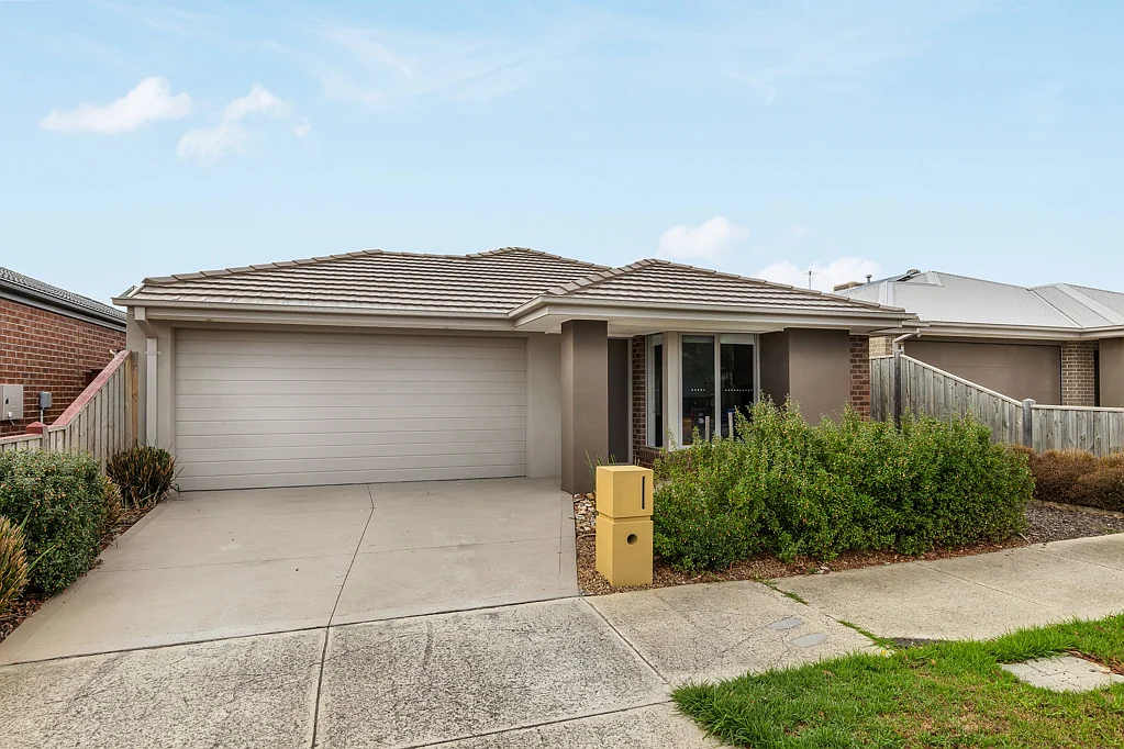 19 Argenta Street, Mickleham, VIC 3064