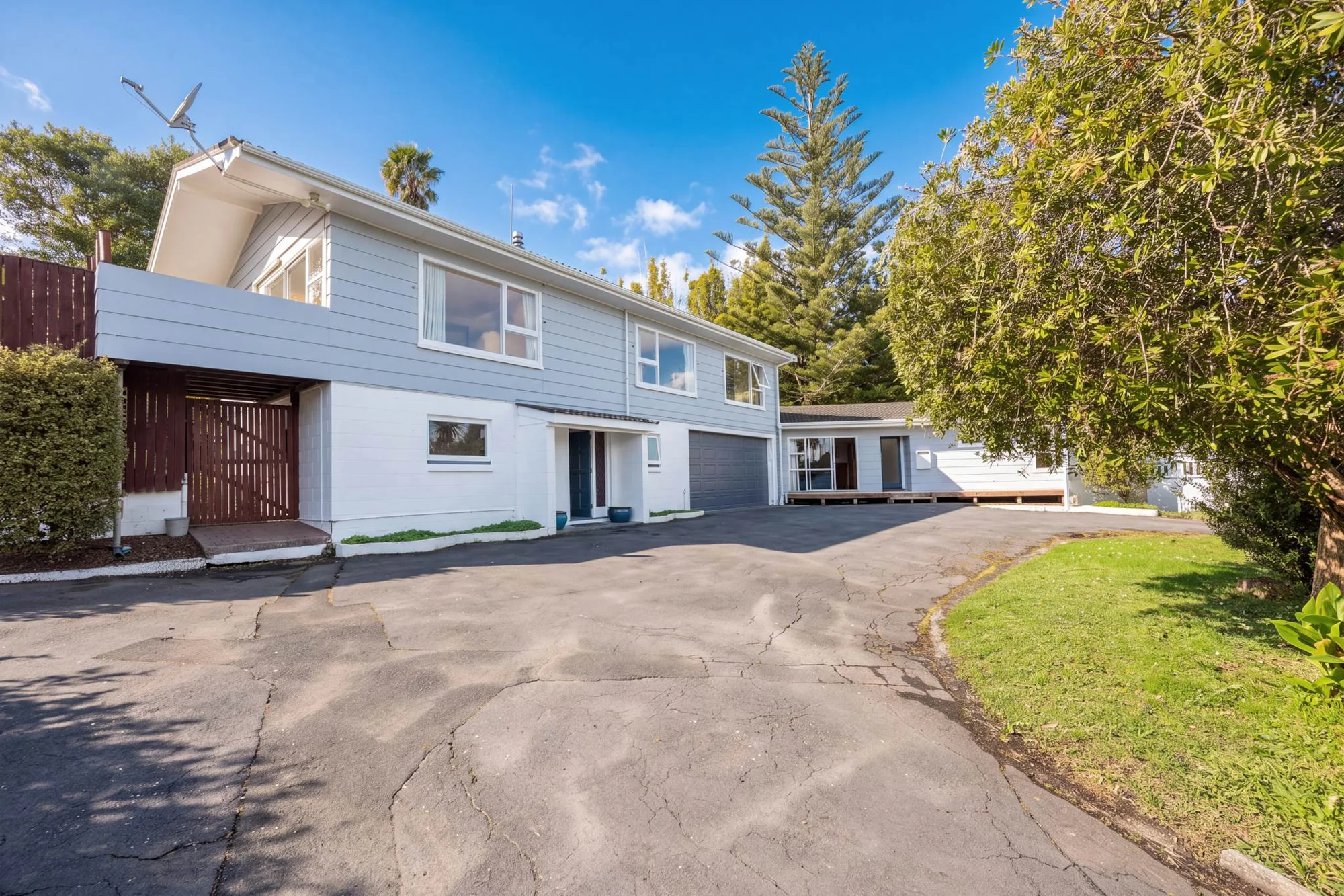 Glen Eden 5房  Ignore RV - Huge Opportunity to Add Value