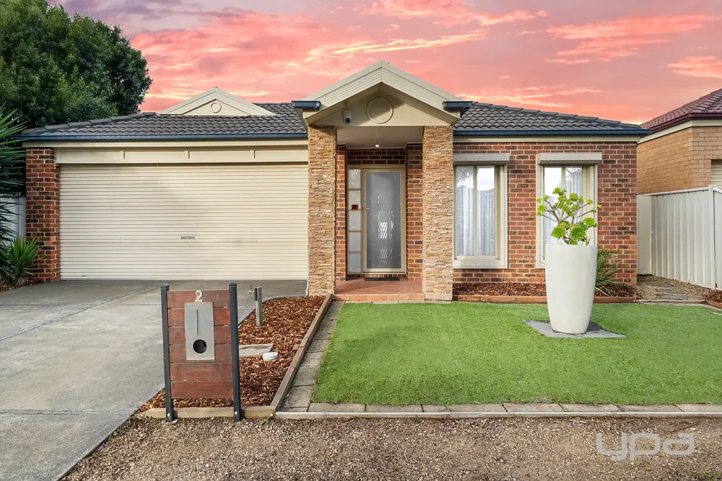 2 Sharrock Close, Caroline Springs, VIC 3023