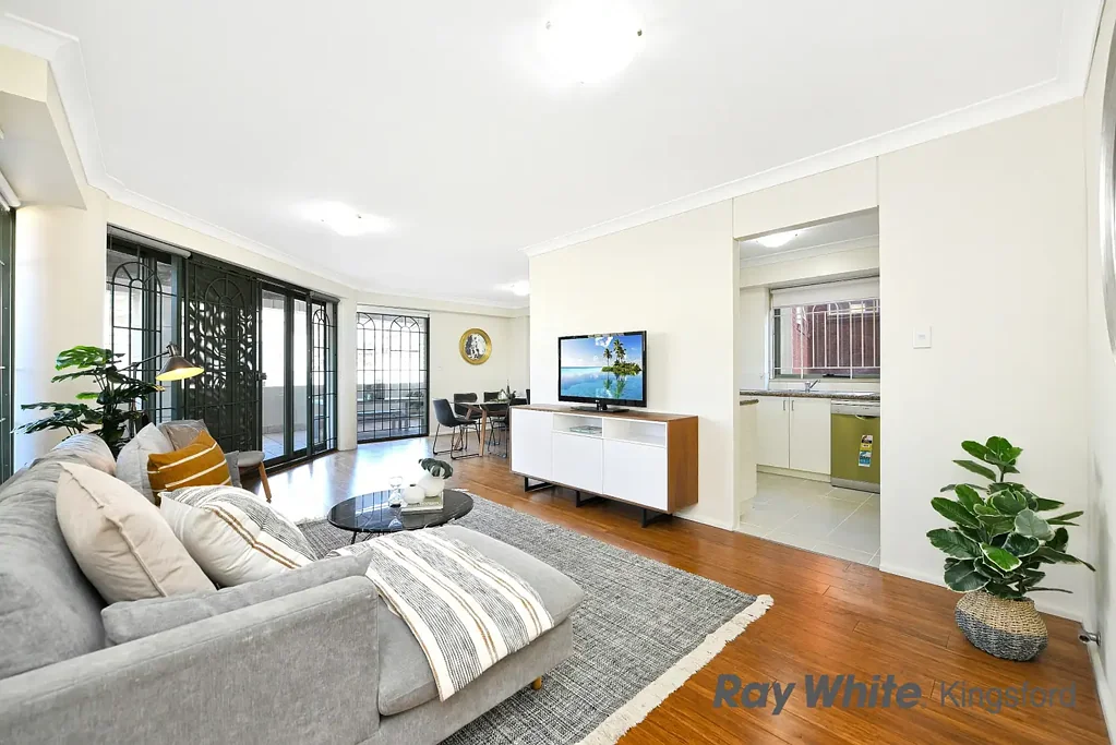 Spacious Courtyard Apartment in Premier Kingsford Location