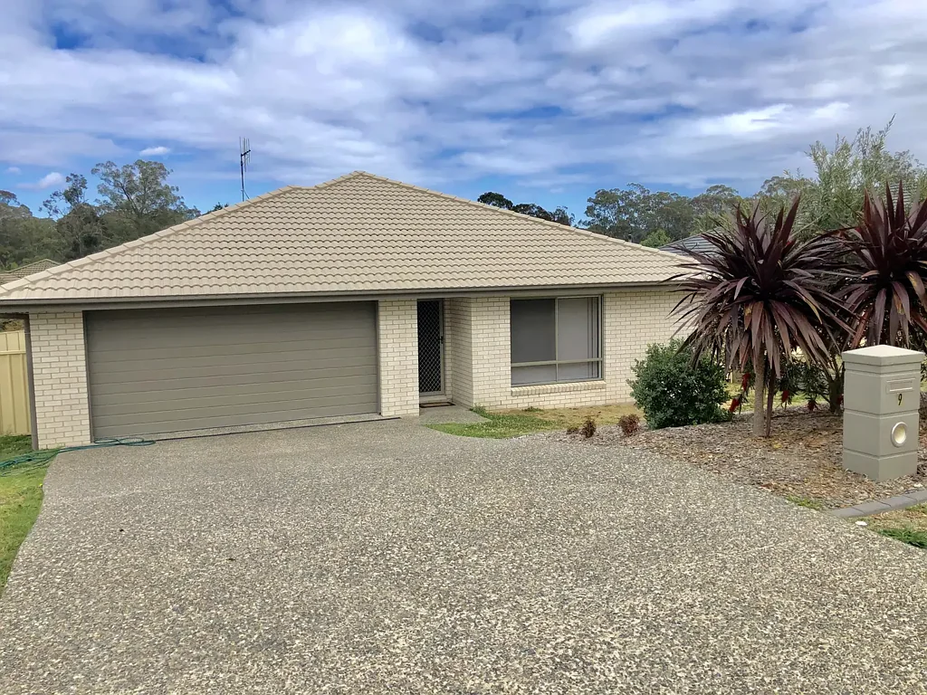 Modern four Bedroom Home in a quiet street