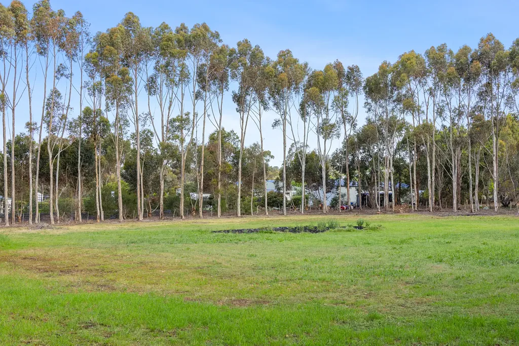 Batesford  Prime Batesford - Titled and Ready to Build your Dream Home.