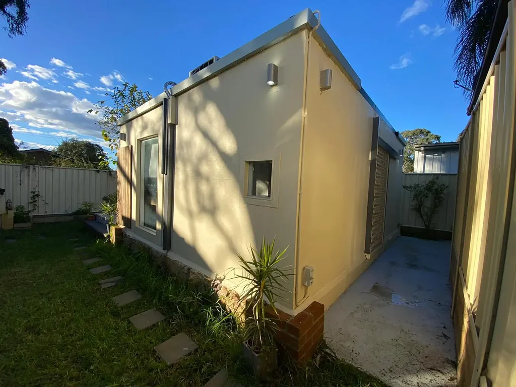 Cozy 1 bedroom granny flat with large yard