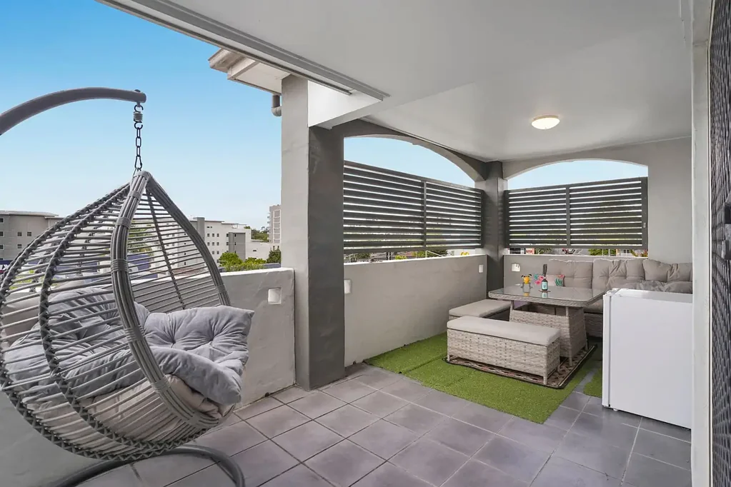 Indooroopilly 2 Bedroom A rare find in ultra-convenient spot