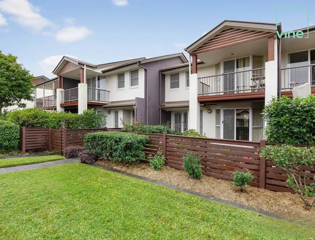 Hendra 3 Bedroom Modern Townhouse in Resort-style Complex.