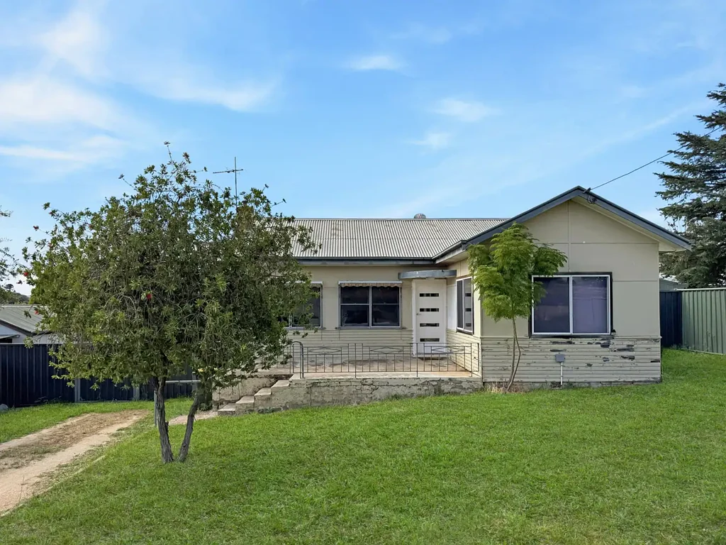 4 White Street, Young, NSW 2594