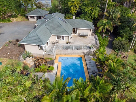 Kerikeri 4房  Retro Charm Meets Modern Comfort