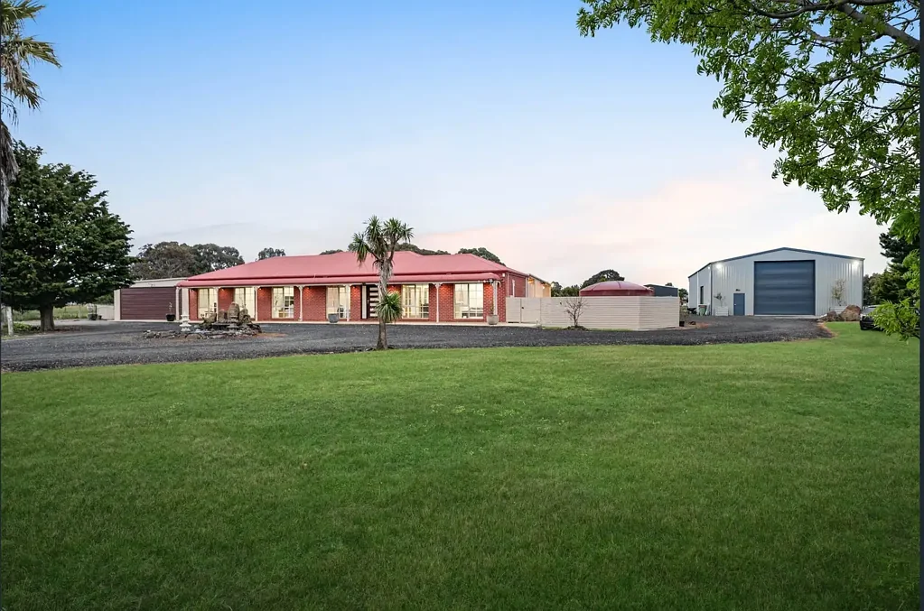 Lifestyle Living on 10,000m² – Space, Comfort & Family Appeal