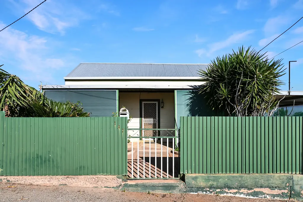 Broken Hill 3Moenga FIRST HOME BUYERS, DOWNSIZERS OR INVESTORS
