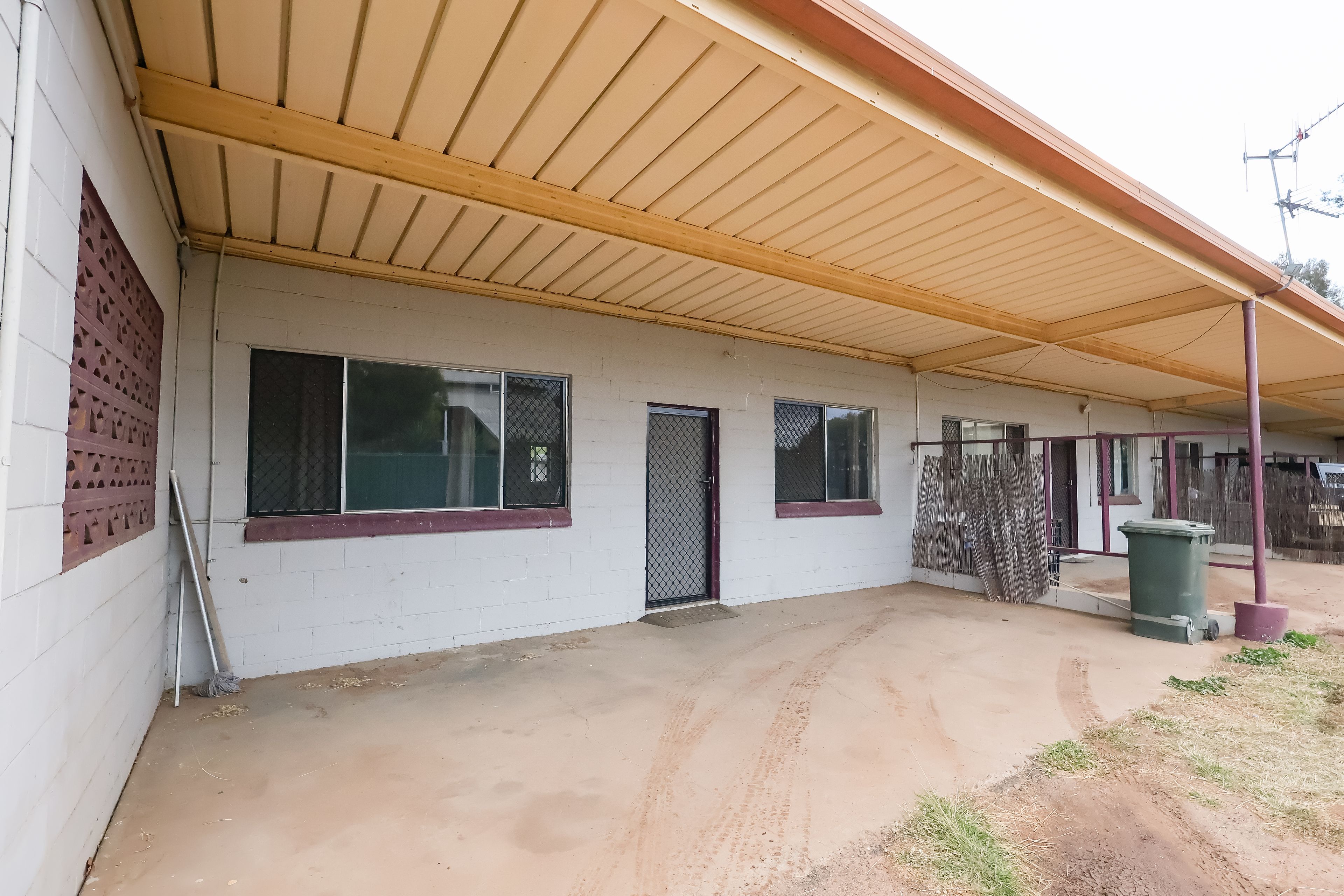 127 CHARLES ST, ROMA QLD 4455, 0 Kuwarto, 0 Banyo, Unit