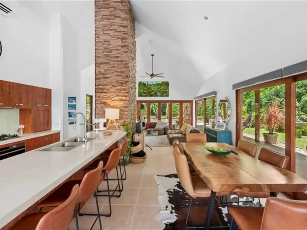 Palm Cove 3 Bedroom Spectacular Balinese inspired pavilion - Palm Cove