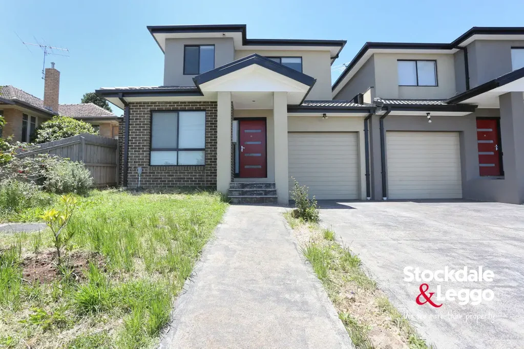 Spacious Four Bedroom Townhouse in Prime Oak Park Location