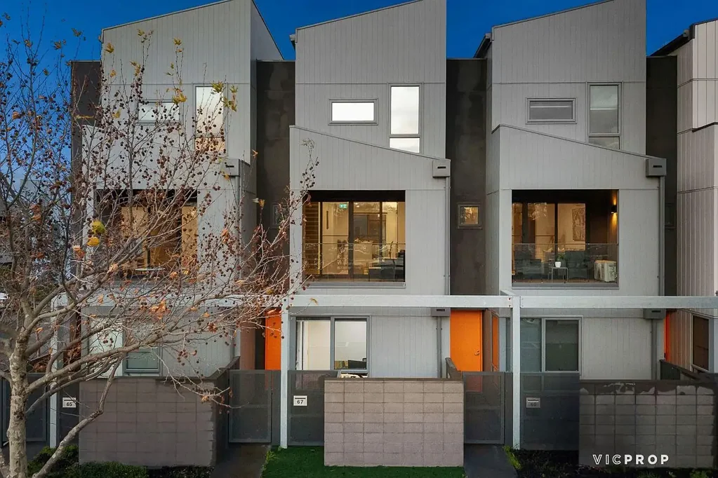 Point Cook 3chambre Live. Work. Thrive – In the Heart of Point Cook.